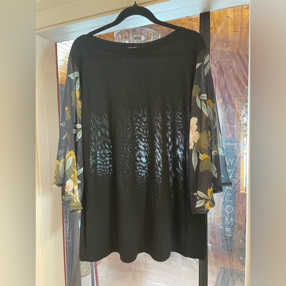 Amaryllis Woman’s Blouse, Sz 1x, Excellent Condition - Picture 1 of 5